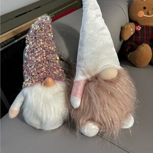 Source Unknown Festive Gnome Duo - White and Pink